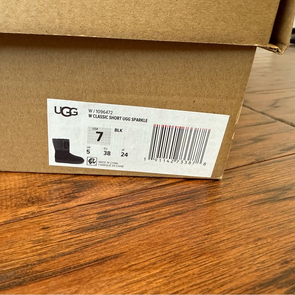 UGG Classic Short Sparkle Boots - Picture 9 of 10